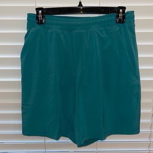 Lululemon Men’s Pacebreaker 7” shorts NWOT
